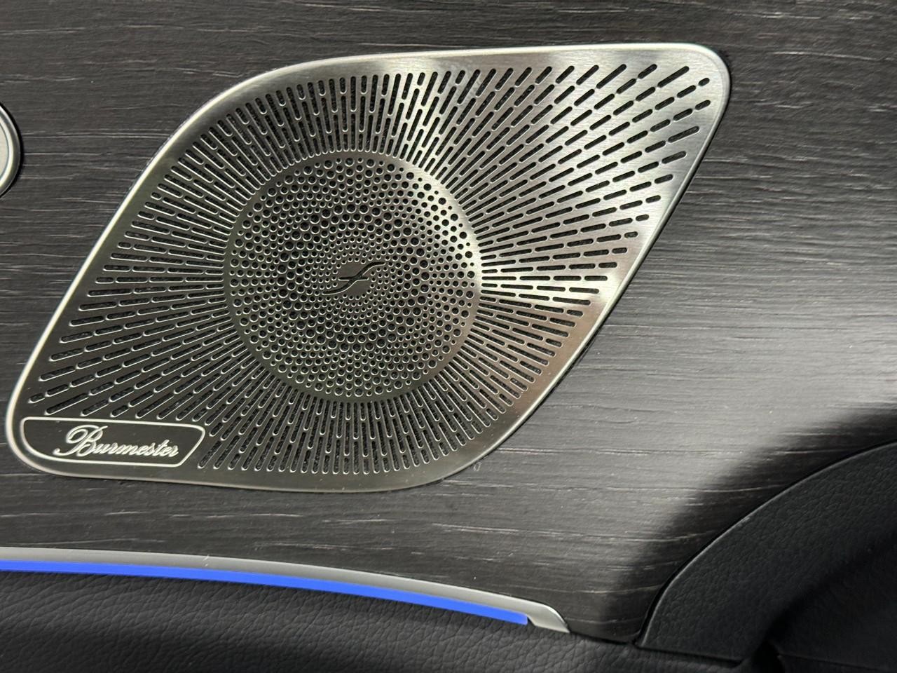 Mercedes-Benz GLE Vehicle Full-screen Gallery Image 25