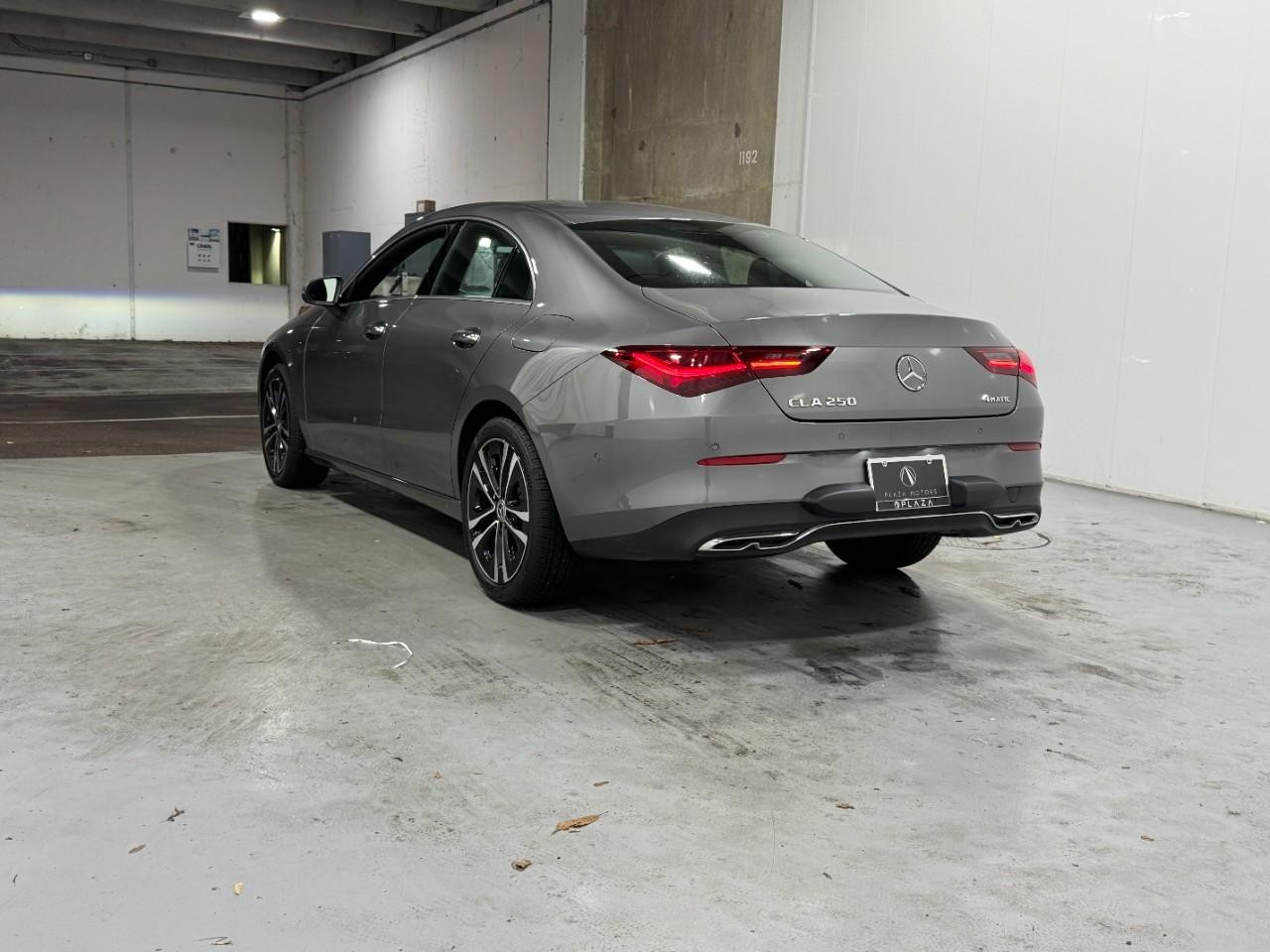 Mercedes-Benz CLA Vehicle Full-screen Gallery Image 3