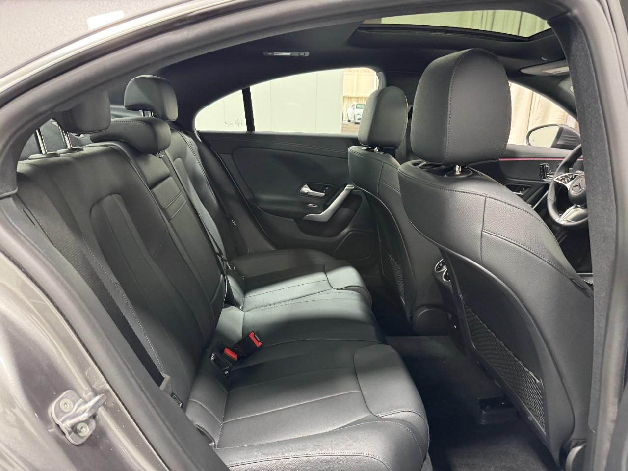 Mercedes-Benz CLA Vehicle Full-screen Gallery Image 10