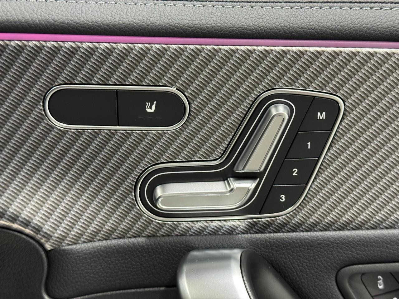 Mercedes-Benz CLA Vehicle Full-screen Gallery Image 20