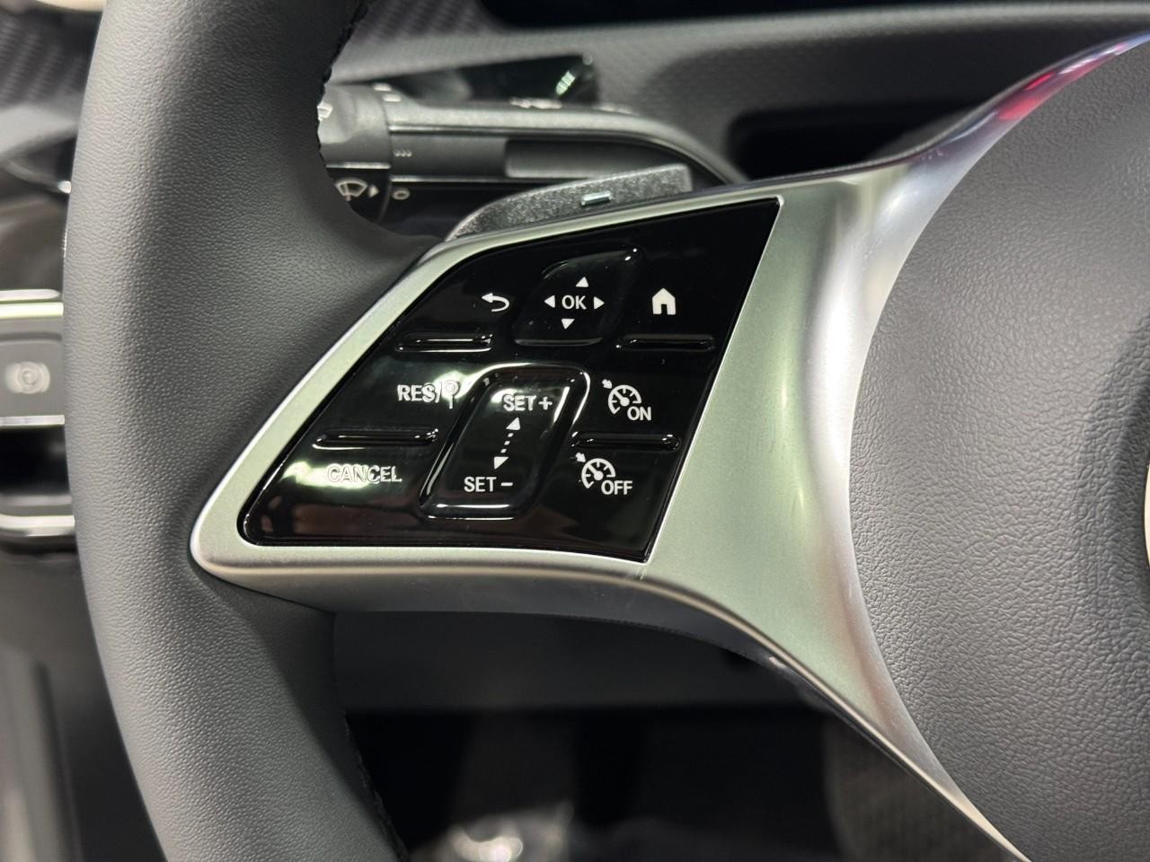 Mercedes-Benz CLA Vehicle Full-screen Gallery Image 31