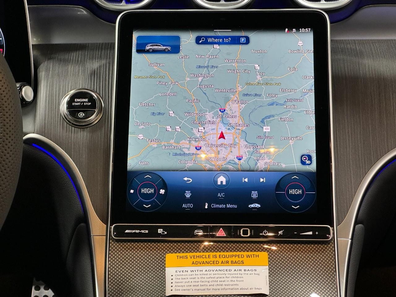 Mercedes-Benz GLC Vehicle Full-screen Gallery Image 12