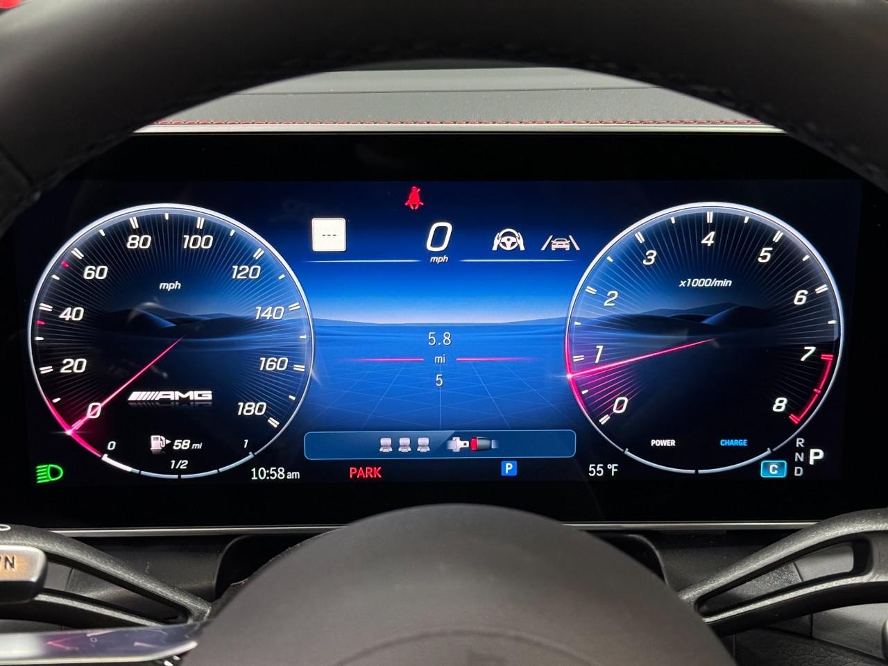 Mercedes-Benz GLC Vehicle Full-screen Gallery Image 30