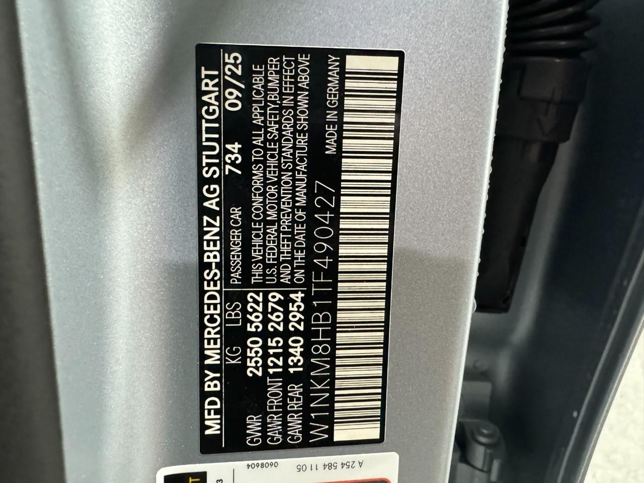 Mercedes-Benz GLC Vehicle Full-screen Gallery Image 33