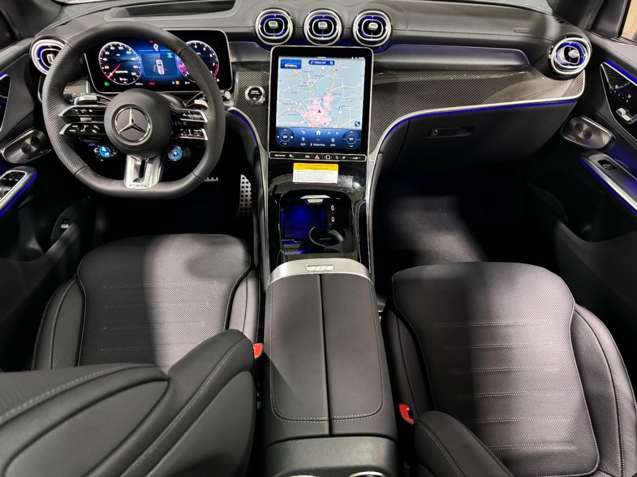 Mercedes-Benz GLC Vehicle Full-screen Gallery Image 10