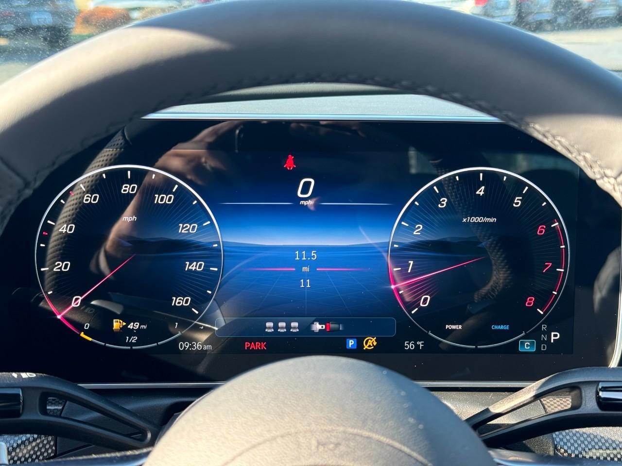 Mercedes-Benz C-Class Vehicle Full-screen Gallery Image 33