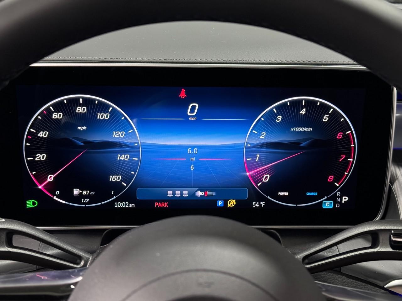 Mercedes-Benz GLC Vehicle Full-screen Gallery Image 30