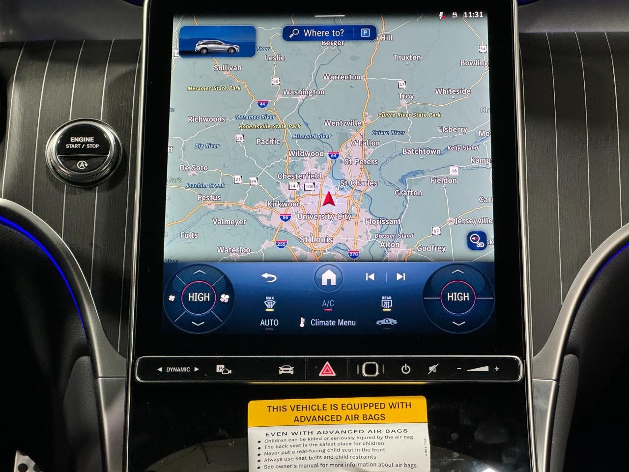 Mercedes-Benz GLC Vehicle Full-screen Gallery Image 13