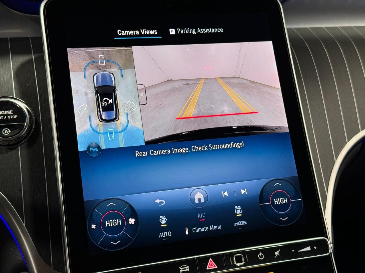 Mercedes-Benz GLC Vehicle Full-screen Gallery Image 34