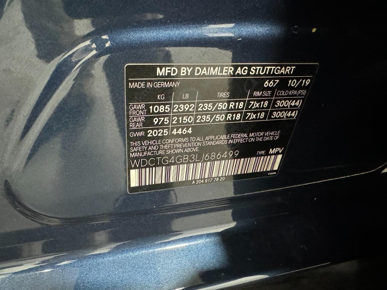 Mercedes-Benz GLA Vehicle Full-screen Gallery Image 35