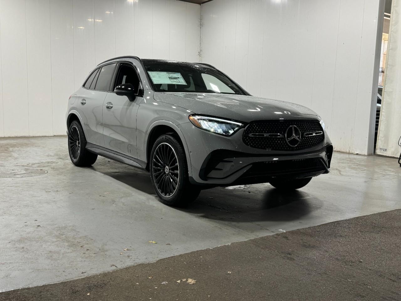 Mercedes-Benz GLC Vehicle Full-screen Gallery Image 6
