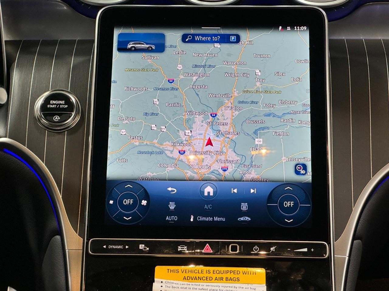 Mercedes-Benz GLC Vehicle Full-screen Gallery Image 14