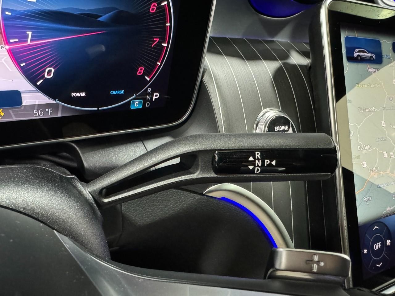 Mercedes-Benz GLC Vehicle Full-screen Gallery Image 34