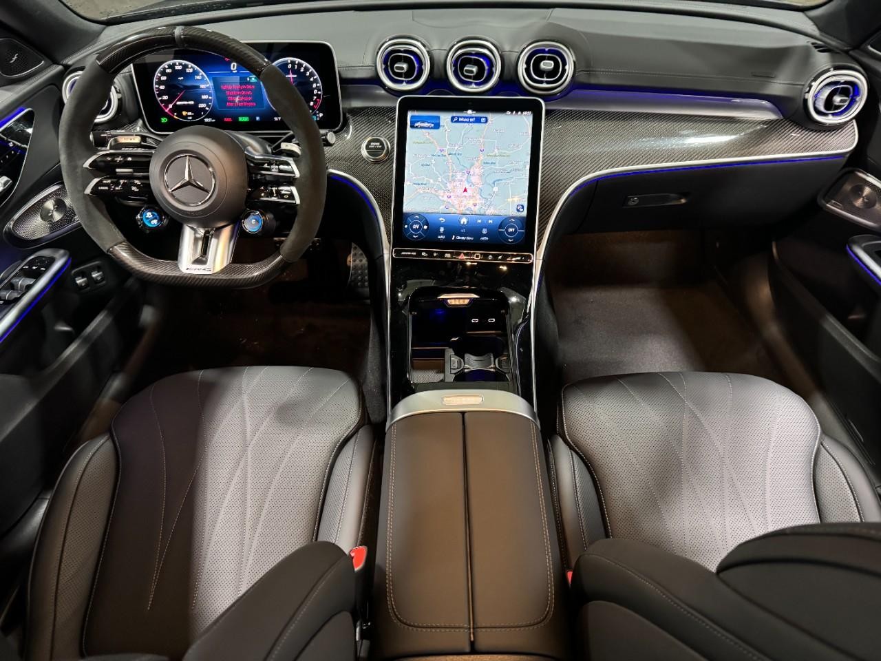 Mercedes-Benz C-Class Vehicle Full-screen Gallery Image 12