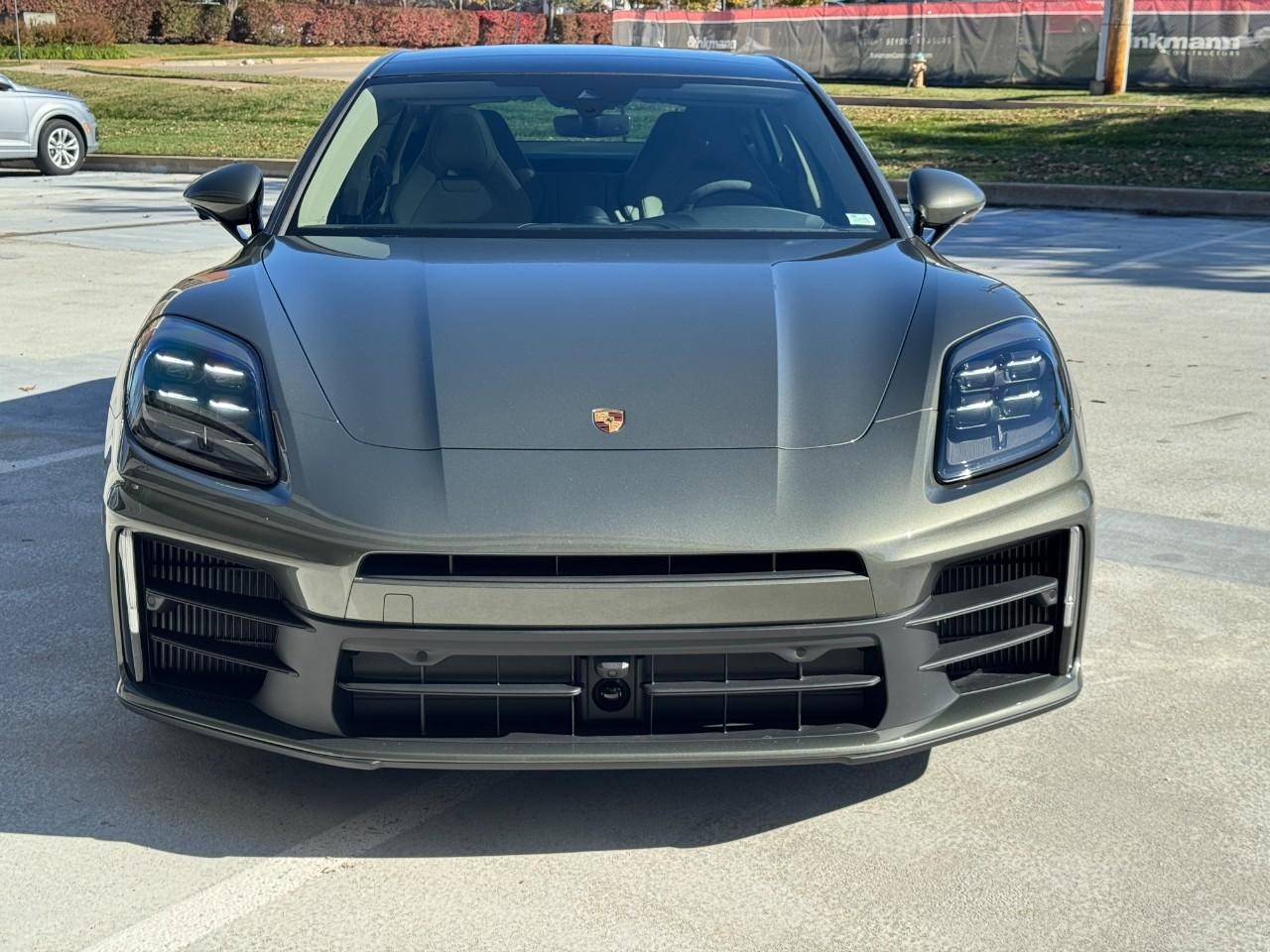Porsche Panamera Vehicle Full-screen Gallery Image 8