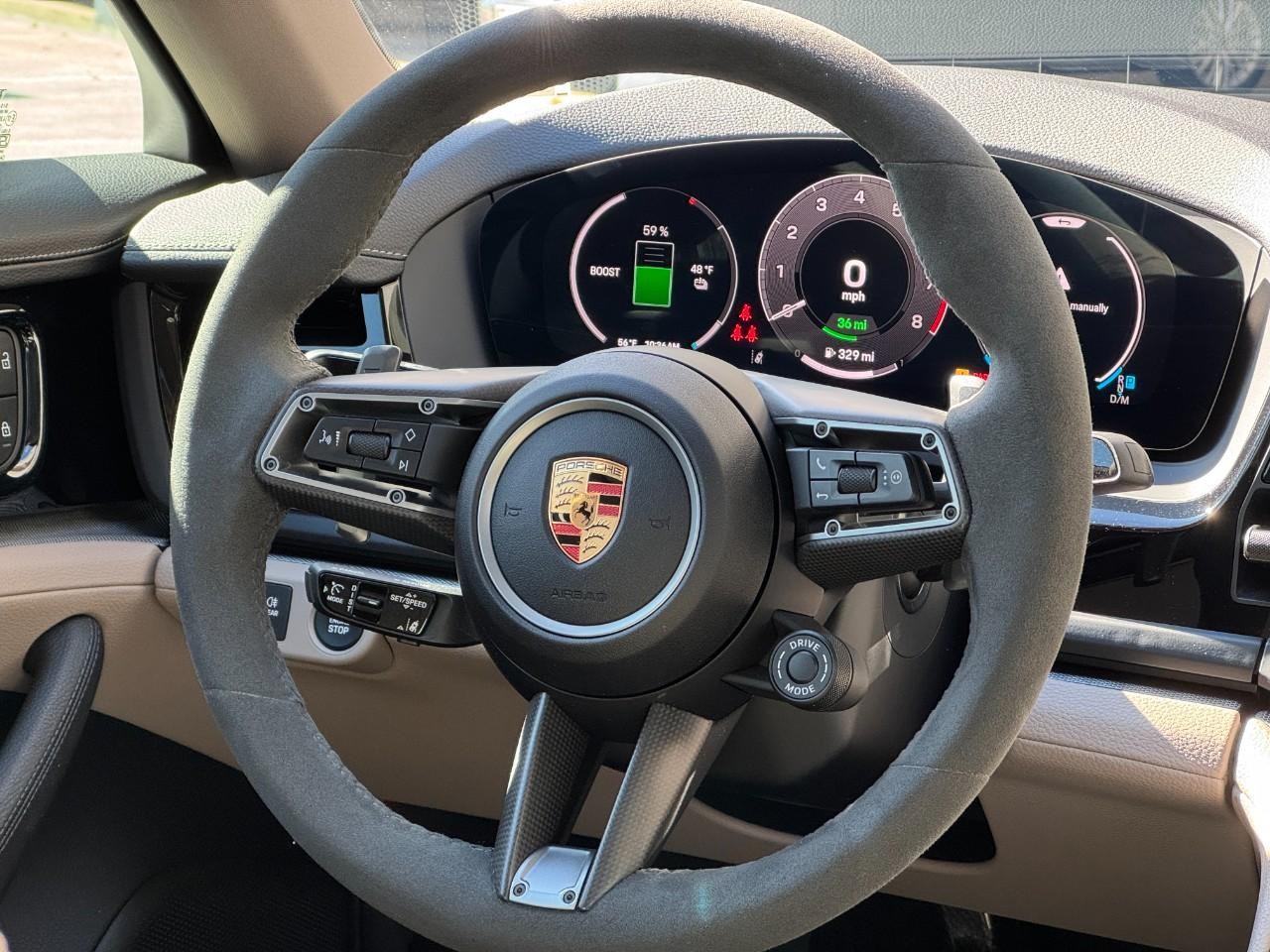 Porsche Panamera Vehicle Full-screen Gallery Image 14