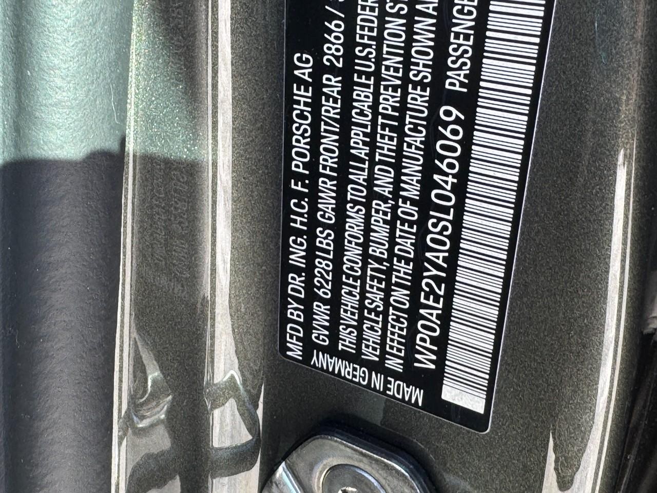 Porsche Panamera Vehicle Full-screen Gallery Image 34