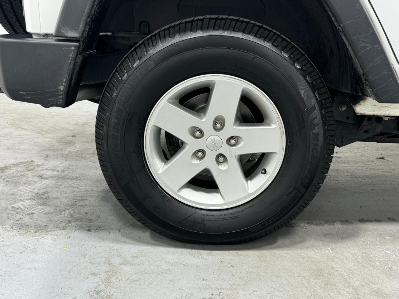 Jeep Wrangler Unlimited Vehicle Full-screen Gallery Image 5