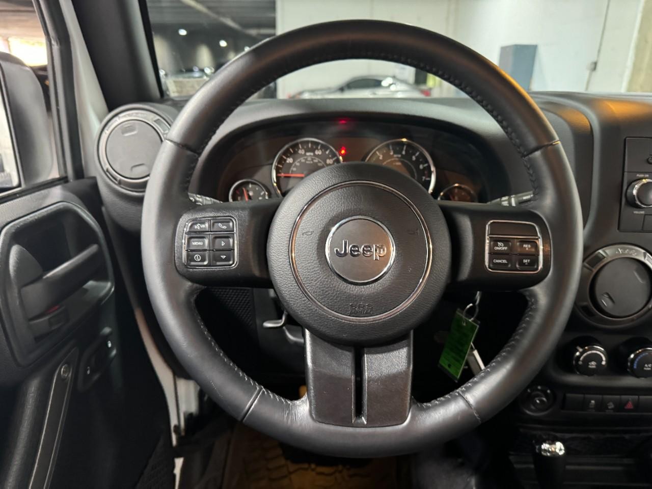 Jeep Wrangler Unlimited Vehicle Full-screen Gallery Image 12