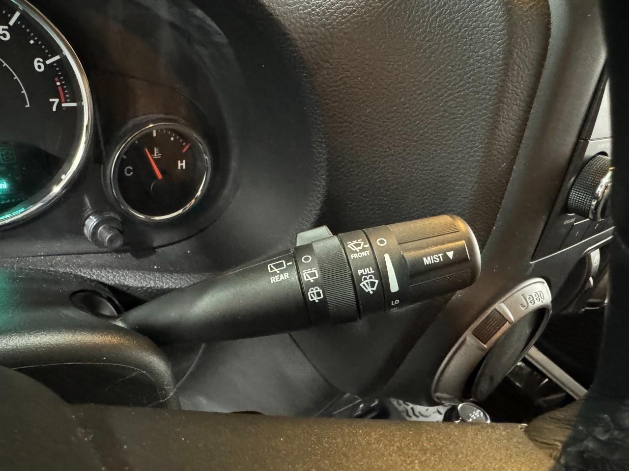 Jeep Wrangler Unlimited Vehicle Full-screen Gallery Image 28