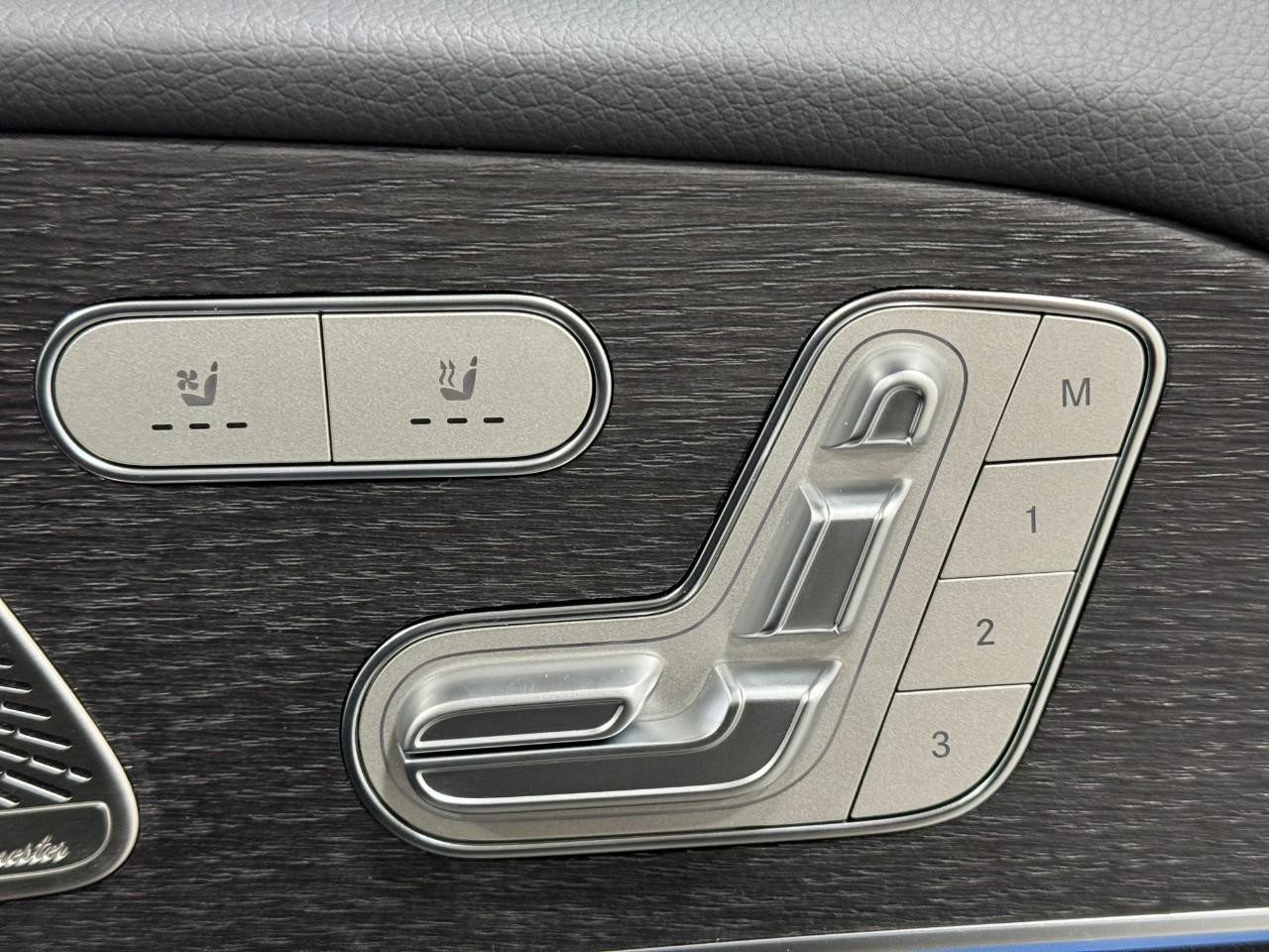 Mercedes-Benz GLE Vehicle Full-screen Gallery Image 21