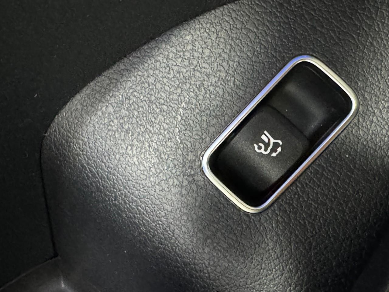 Mercedes-Benz GLE Vehicle Full-screen Gallery Image 28