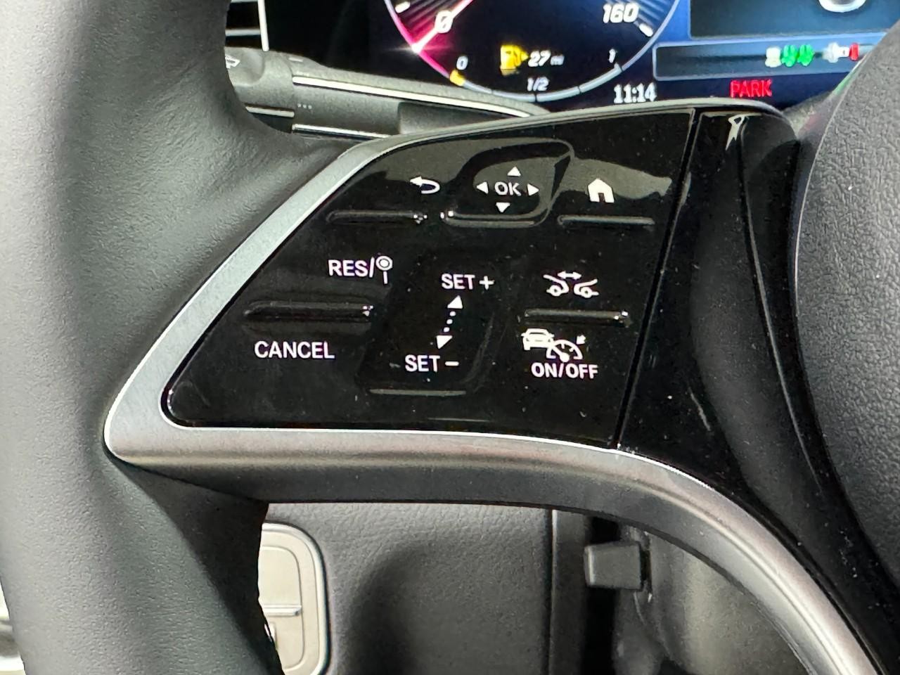 Mercedes-Benz GLE Vehicle Full-screen Gallery Image 33