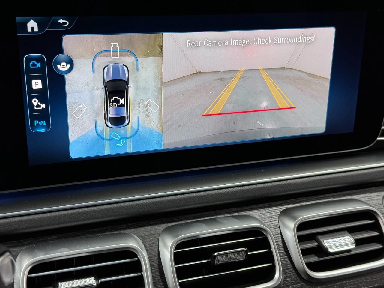 Mercedes-Benz GLE Vehicle Full-screen Gallery Image 37