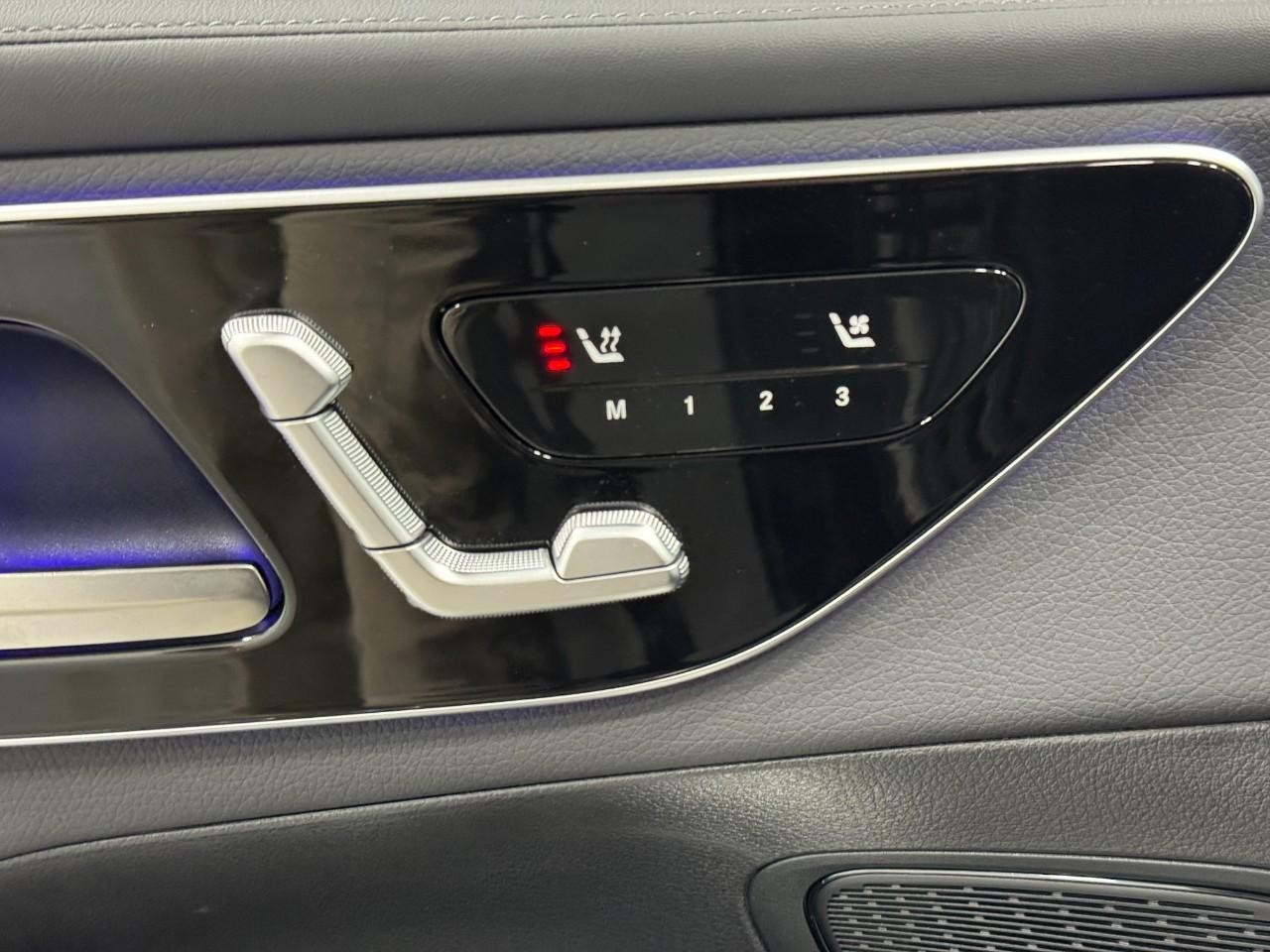 Mercedes-Benz GLC Vehicle Full-screen Gallery Image 22