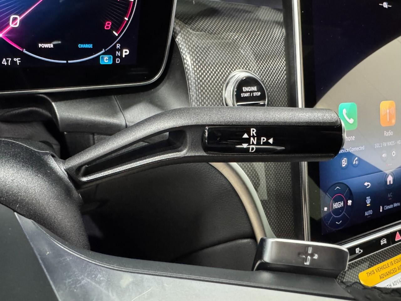 Mercedes-Benz GLC Vehicle Full-screen Gallery Image 33