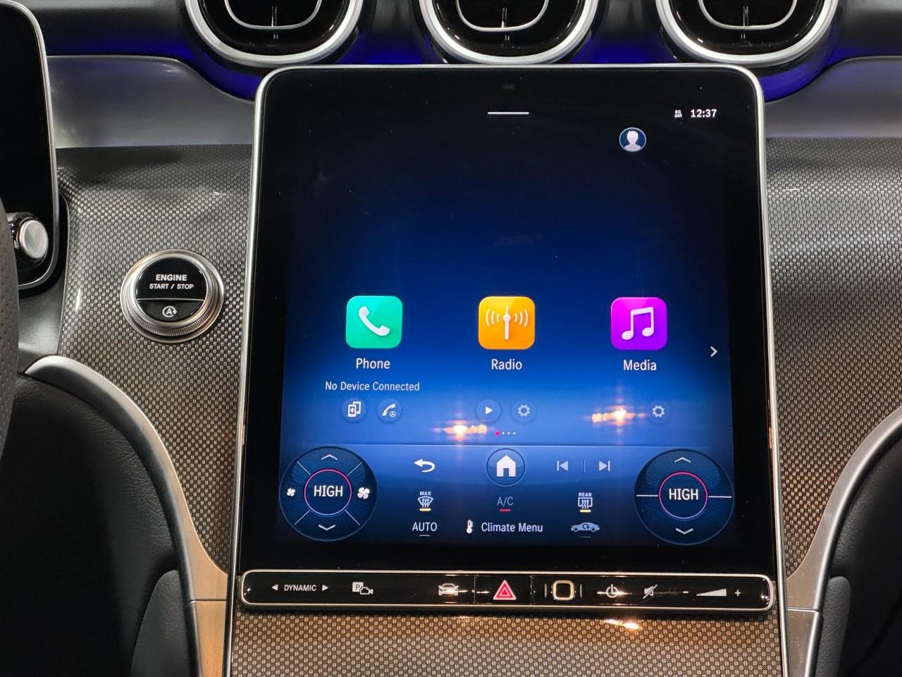 Mercedes-Benz GLC Vehicle Full-screen Gallery Image 14