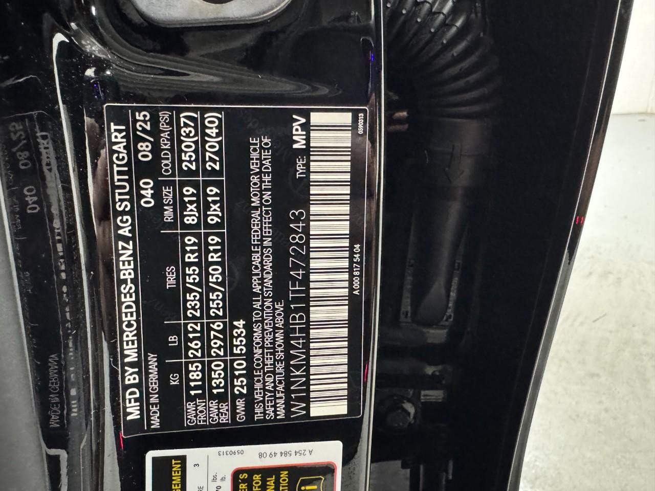 Mercedes-Benz GLC Vehicle Full-screen Gallery Image 35