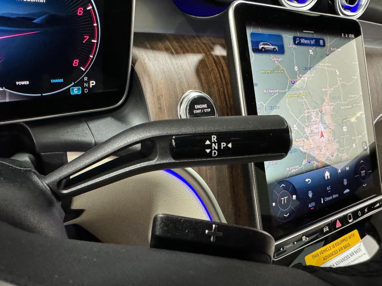 Mercedes-Benz GLC Vehicle Full-screen Gallery Image 34