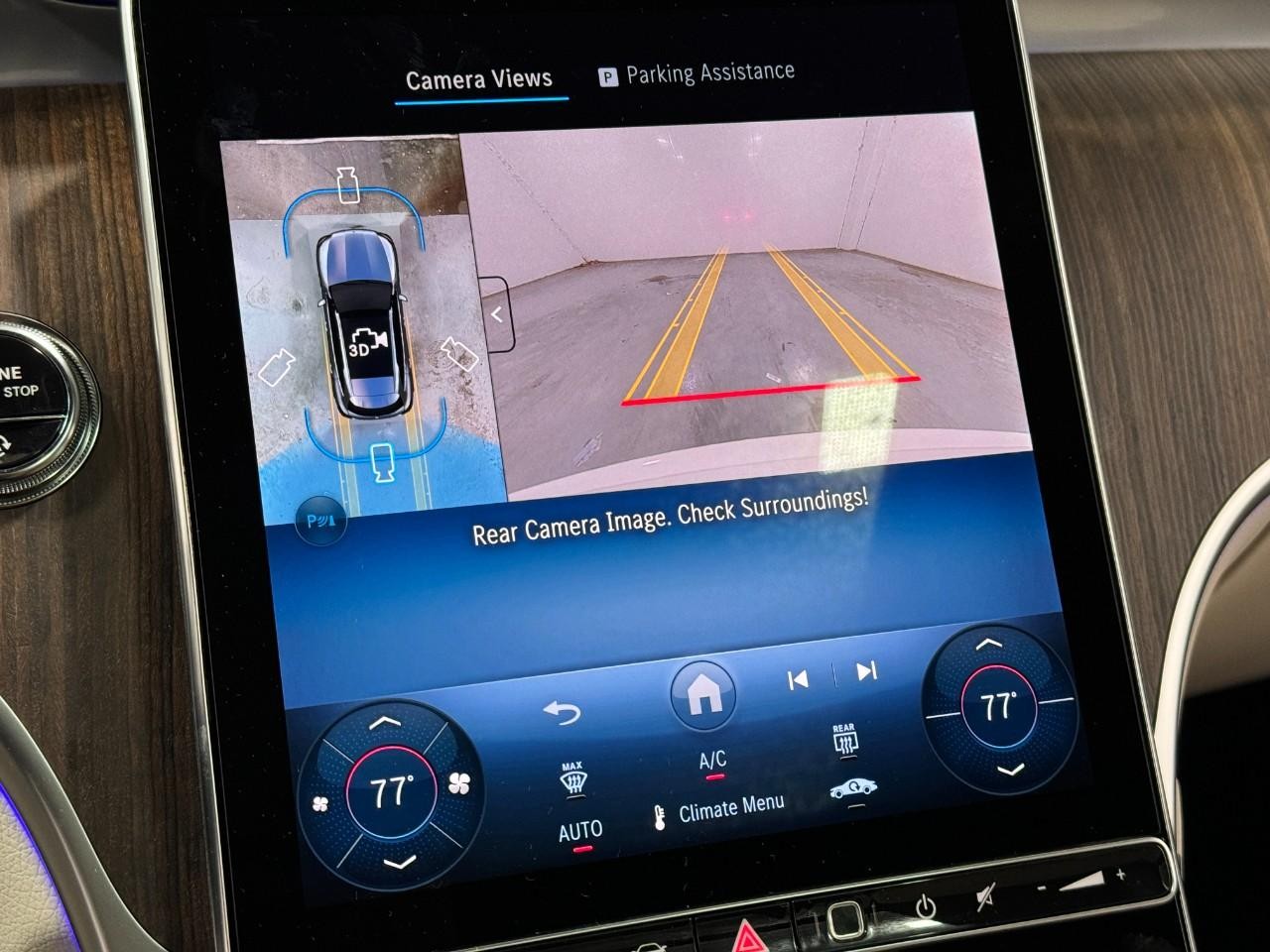 Mercedes-Benz GLC Vehicle Full-screen Gallery Image 35