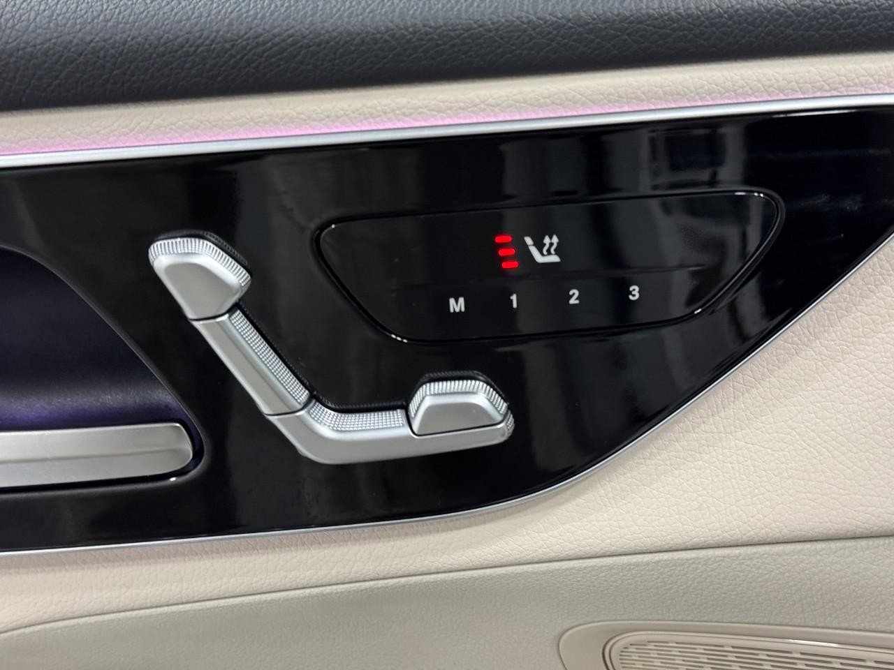 Mercedes-Benz GLC Vehicle Full-screen Gallery Image 22