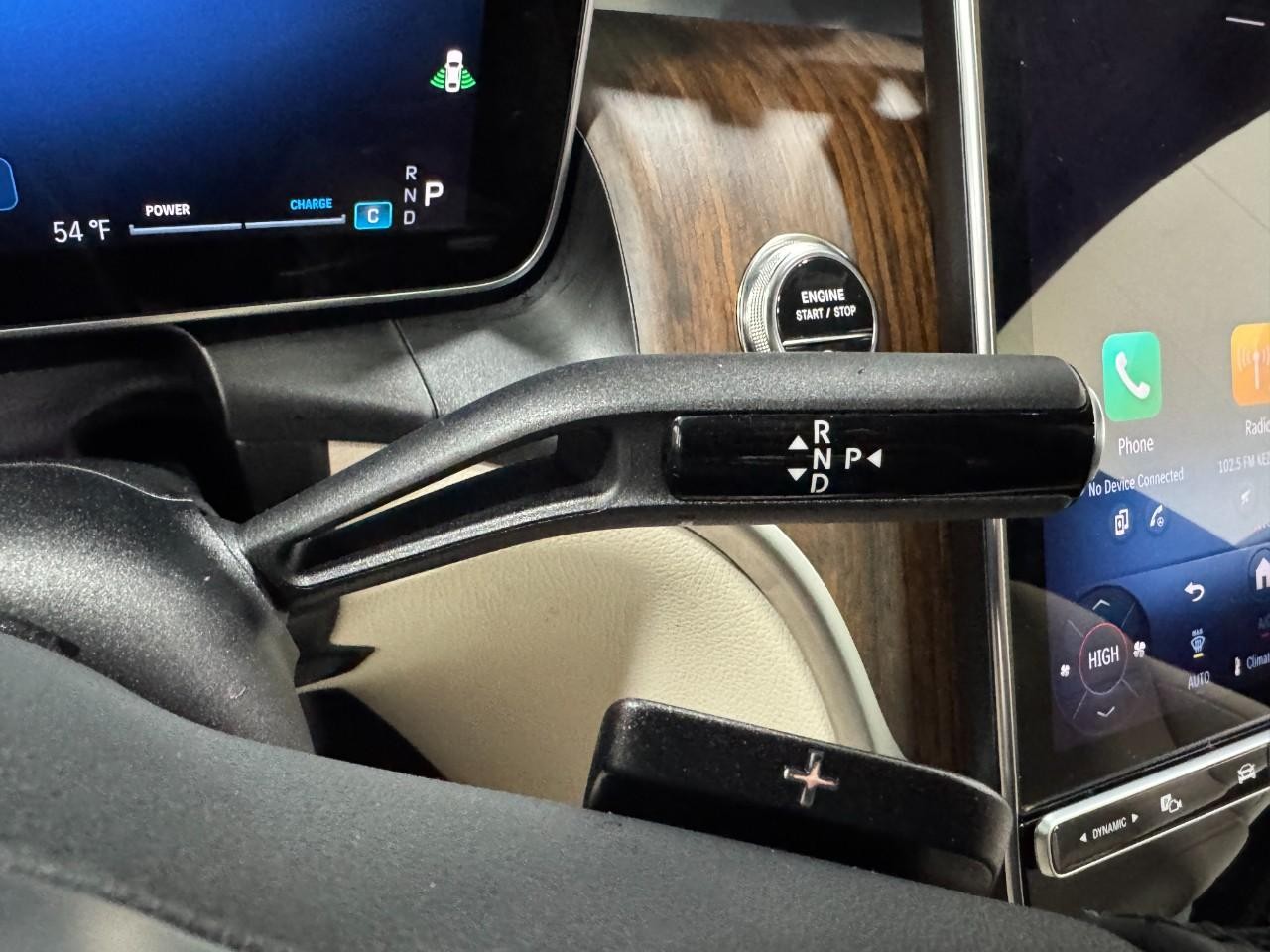 Mercedes-Benz GLC Vehicle Full-screen Gallery Image 33