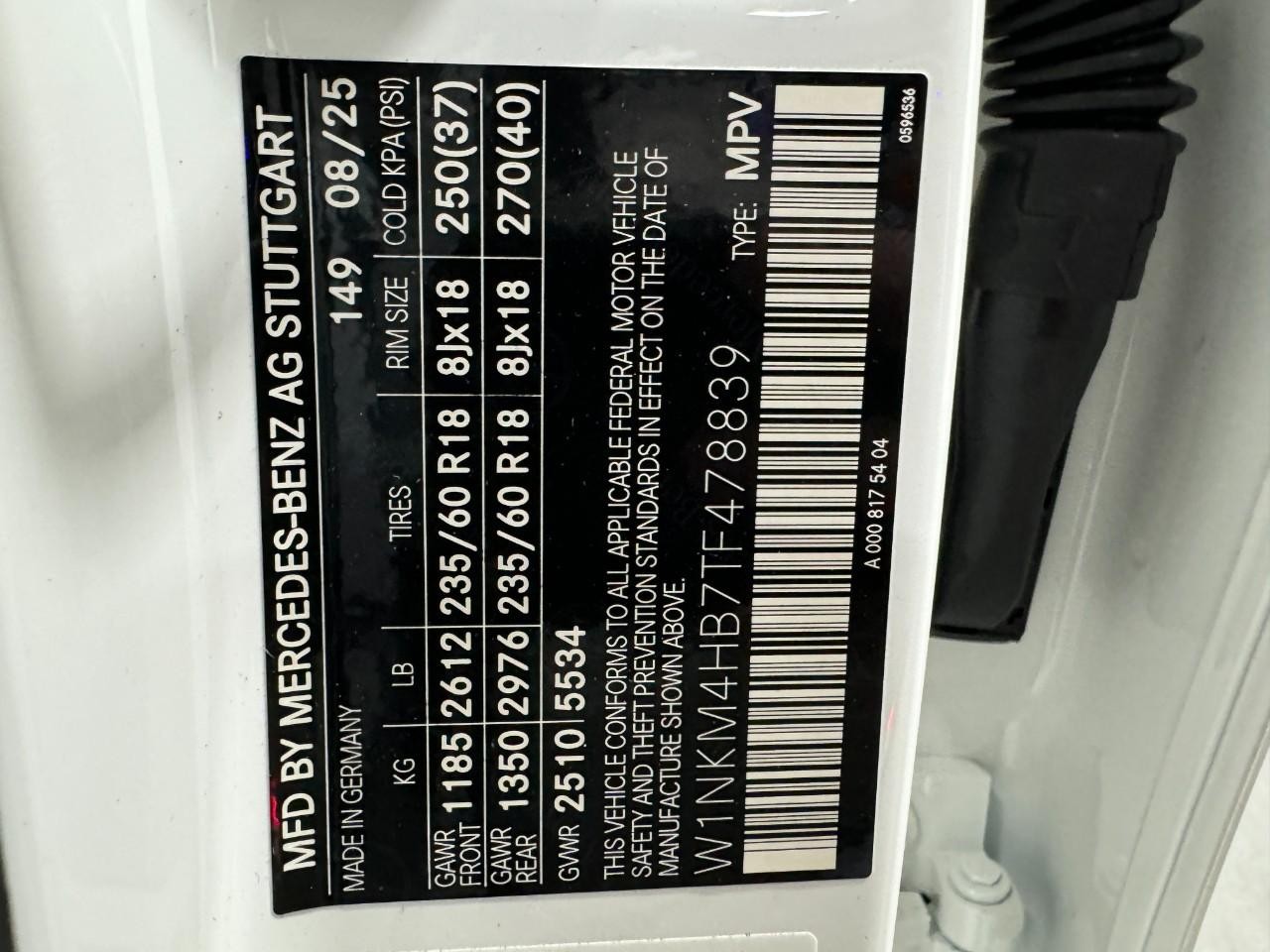 Mercedes-Benz GLC Vehicle Full-screen Gallery Image 30