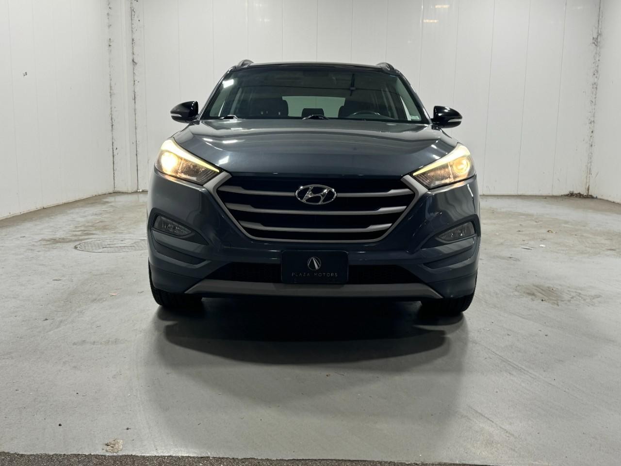 Hyundai Tucson Vehicle Full-screen Gallery Image 7