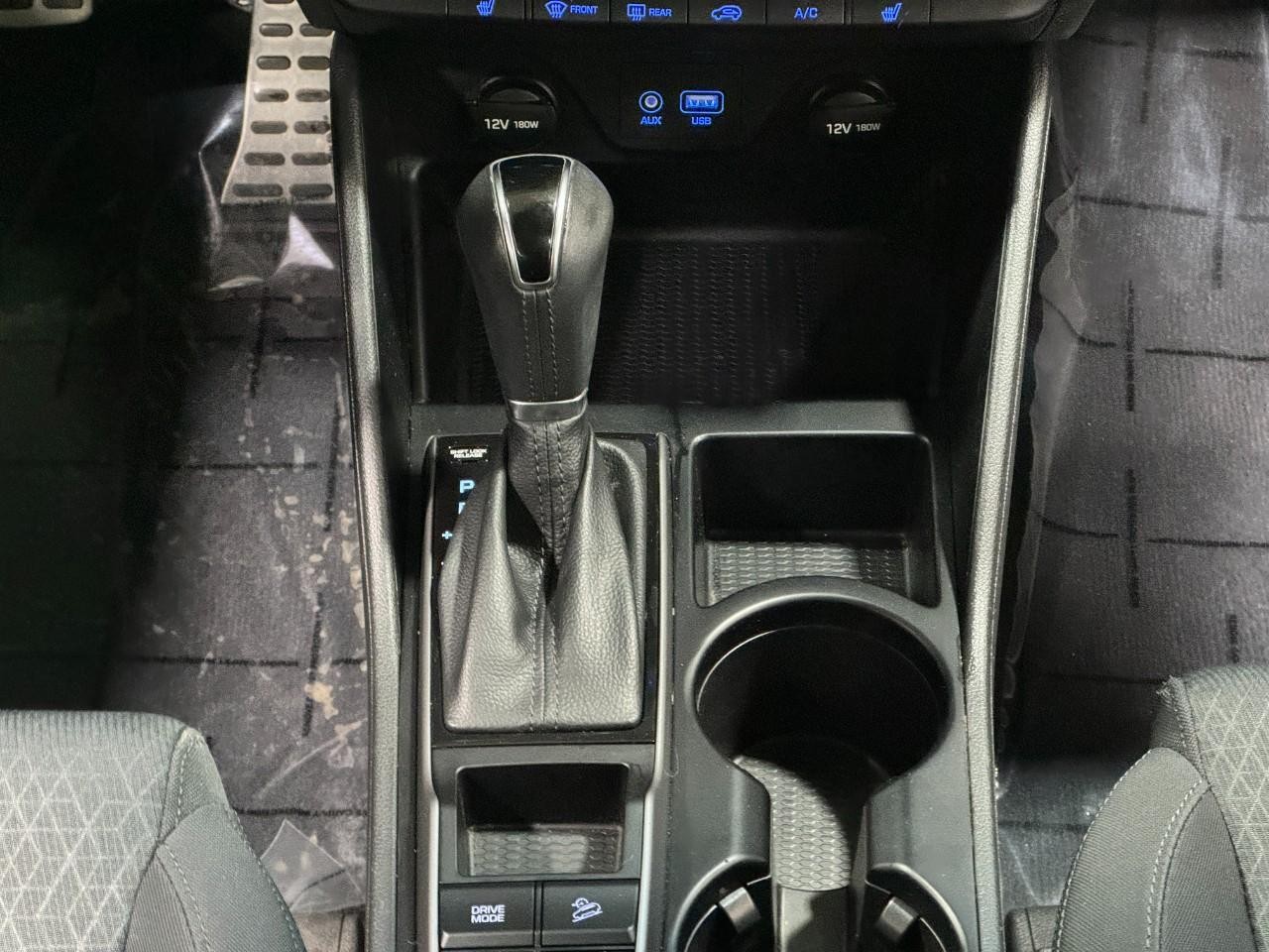 Hyundai Tucson Vehicle Full-screen Gallery Image 16