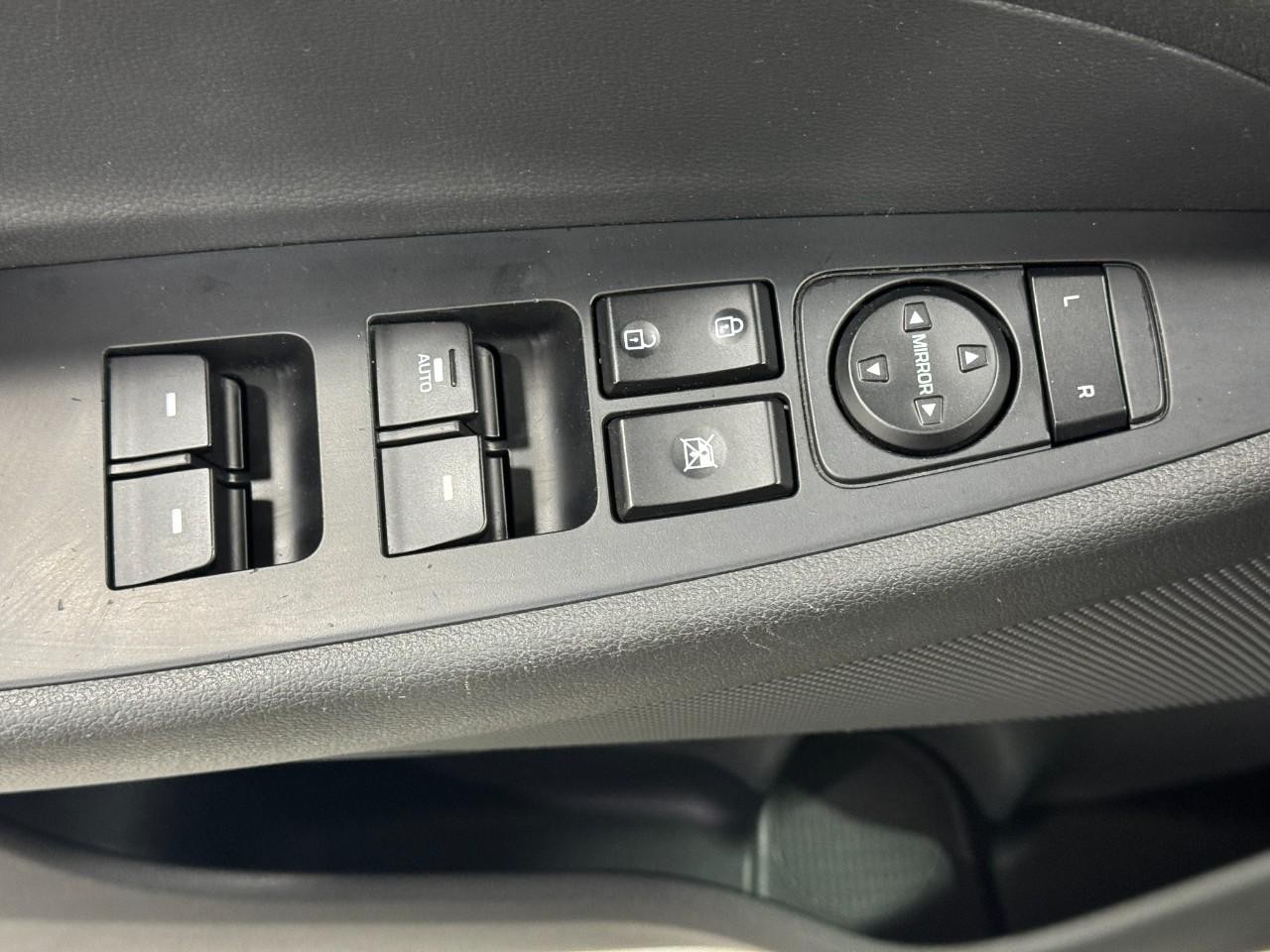 Hyundai Tucson Vehicle Full-screen Gallery Image 22