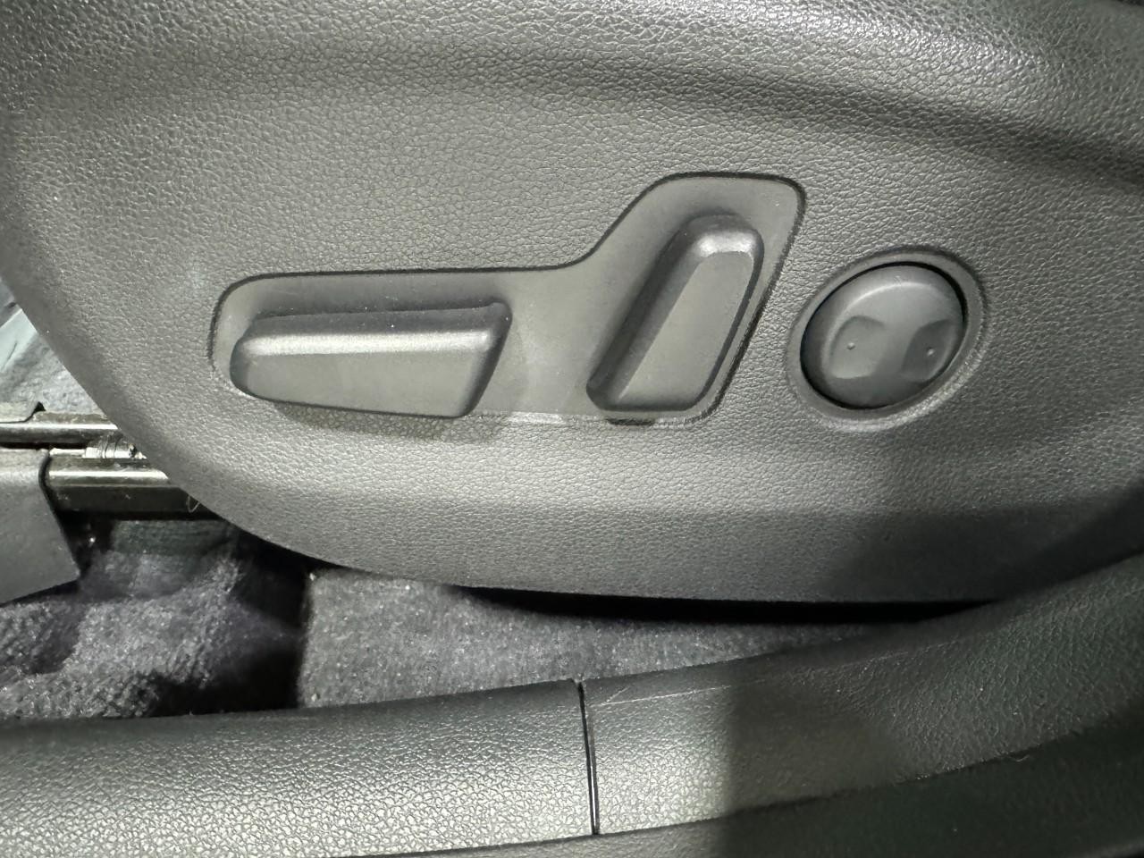 Hyundai Tucson Vehicle Full-screen Gallery Image 25