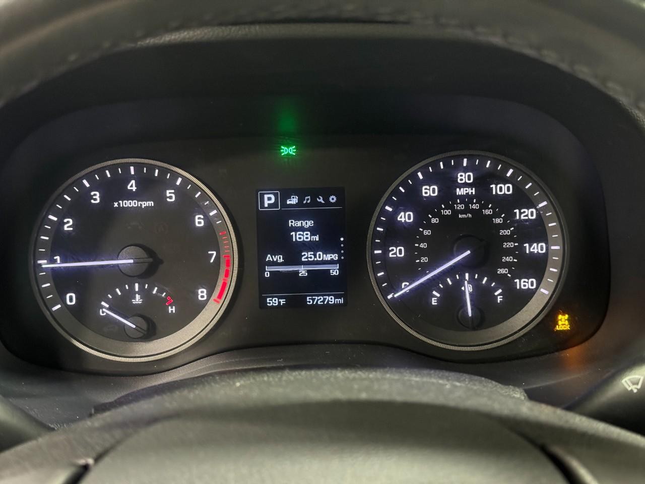 Hyundai Tucson Vehicle Full-screen Gallery Image 29