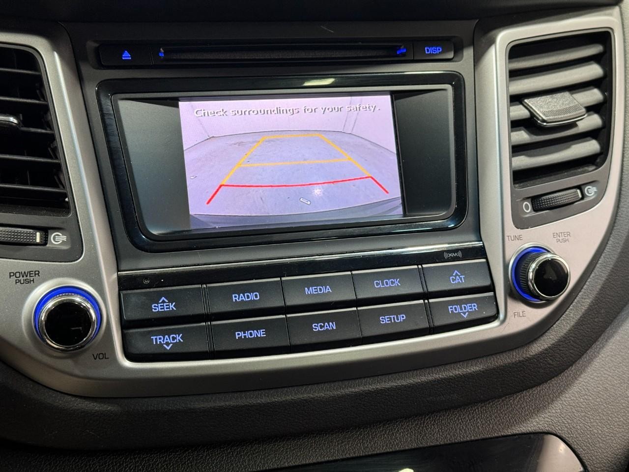 Hyundai Tucson Vehicle Full-screen Gallery Image 30