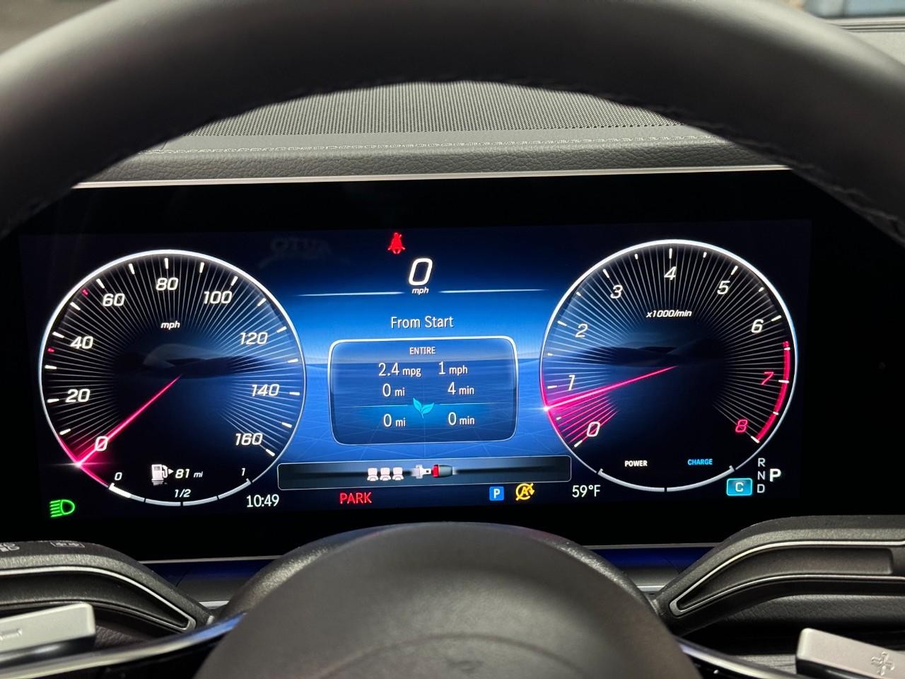 Mercedes-Benz GLE Vehicle Full-screen Gallery Image 35