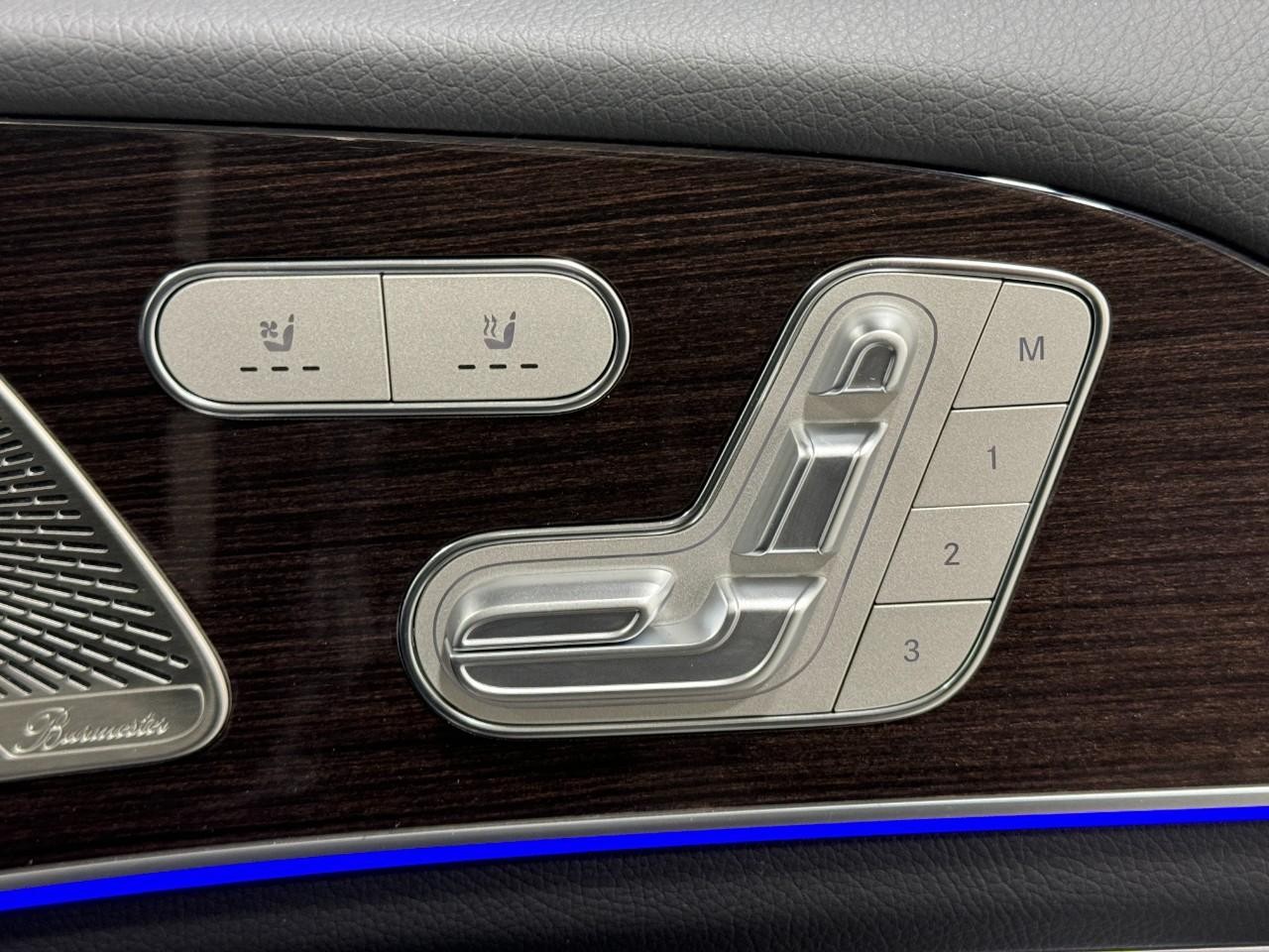 Mercedes-Benz GLE Vehicle Full-screen Gallery Image 20