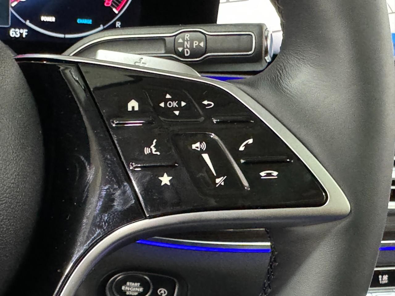 Mercedes-Benz GLE Vehicle Full-screen Gallery Image 33