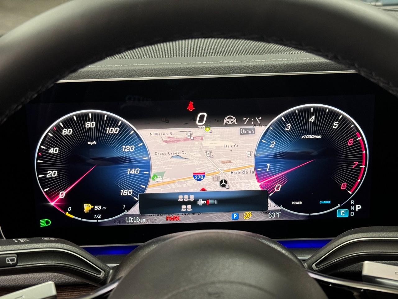 Mercedes-Benz GLE Vehicle Full-screen Gallery Image 34