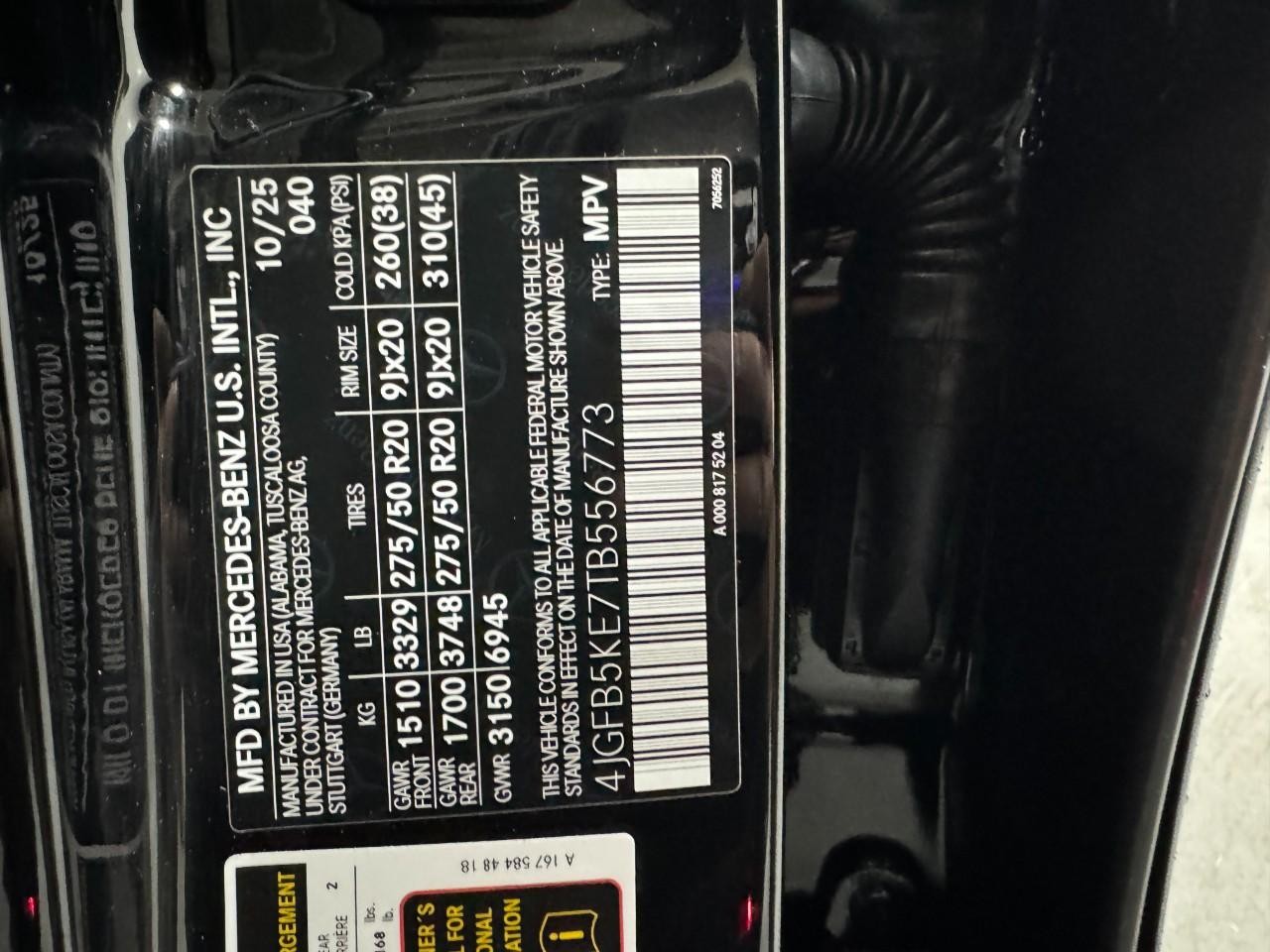 Mercedes-Benz GLE Vehicle Full-screen Gallery Image 37