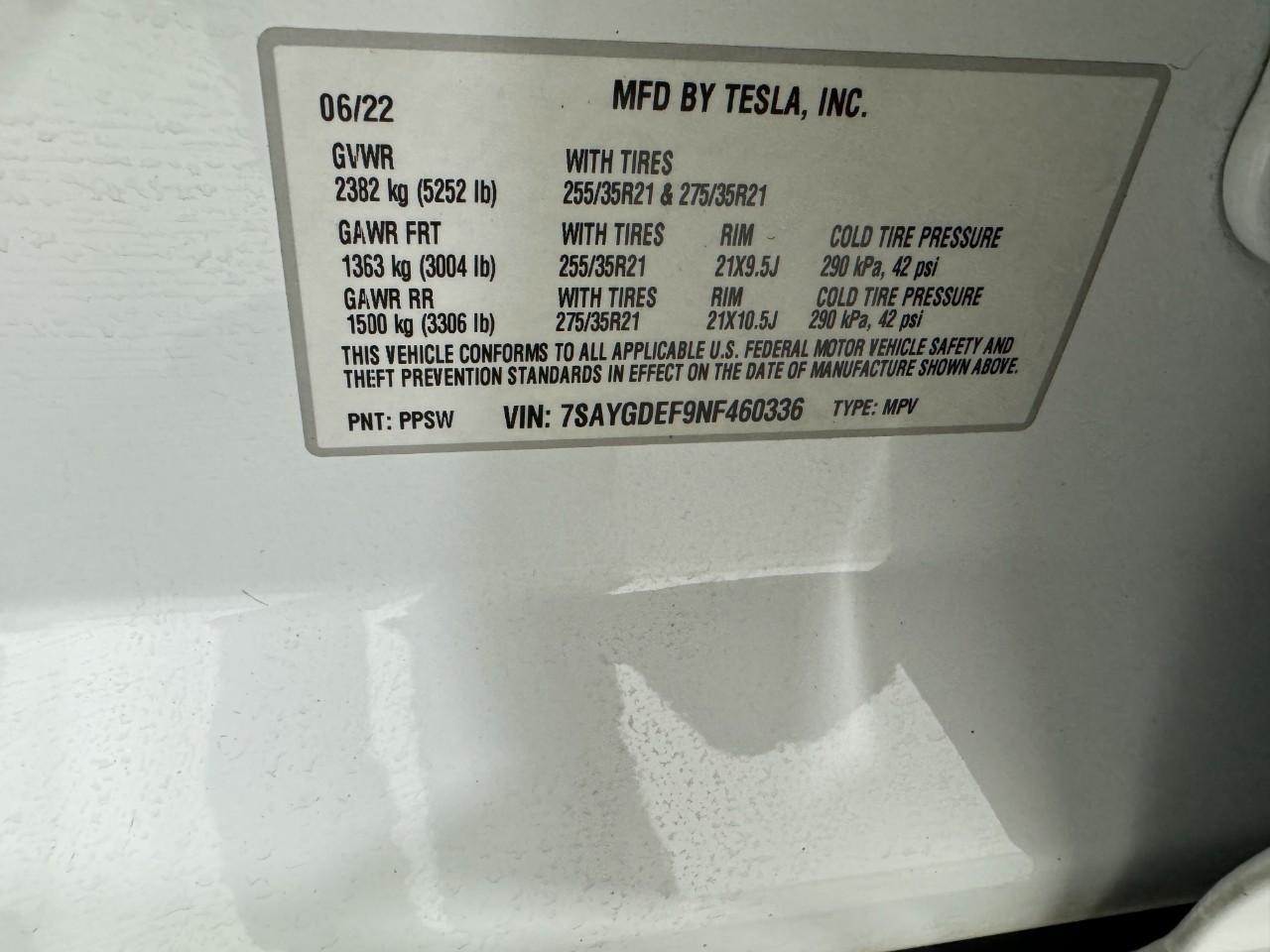 Tesla Model Y Vehicle Full-screen Gallery Image 31