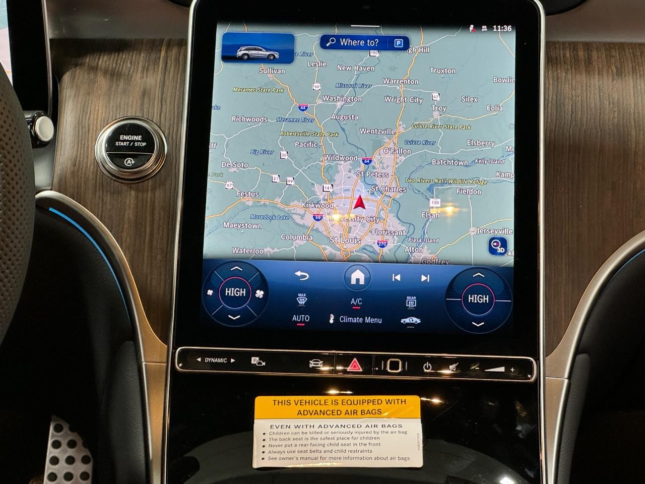 Mercedes-Benz GLC Vehicle Full-screen Gallery Image 13